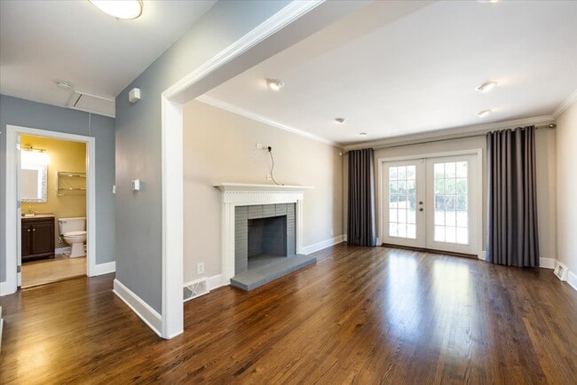 Building Photo - 5400 Farmbrook Dr