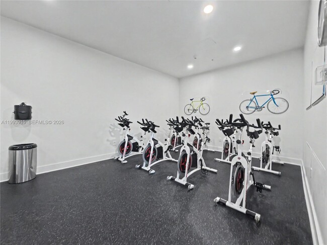 Building Photo - 1900 N Bayshore Dr