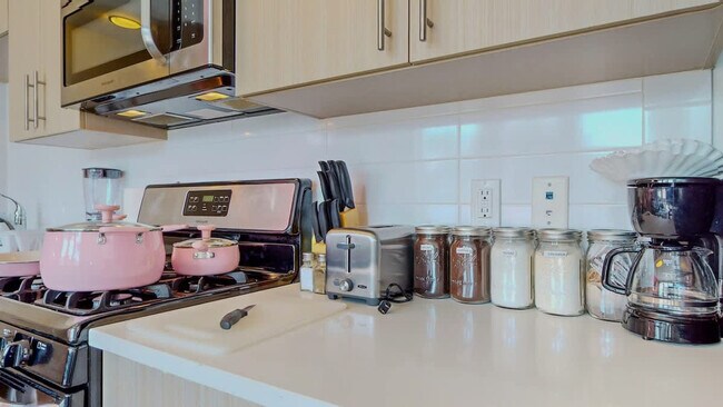 Building Photo - 573 Bedford St