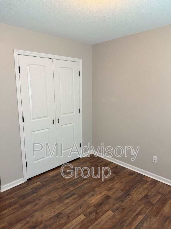 Building Photo - 3328 SE Taurus Ave