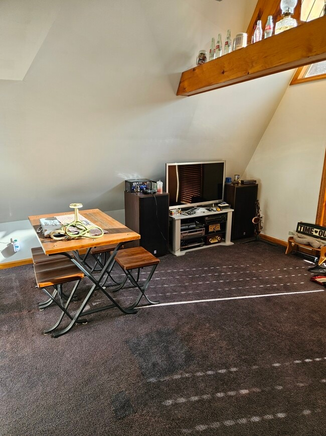 Building Photo - 5724 Lake Rd