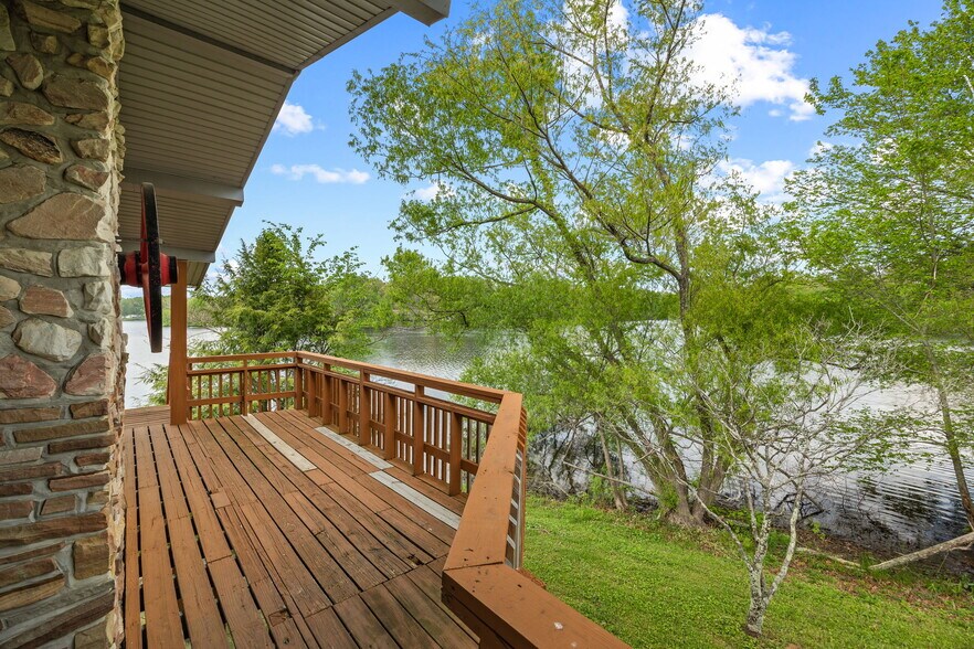 Building Photo - 258 Idlewild Dr