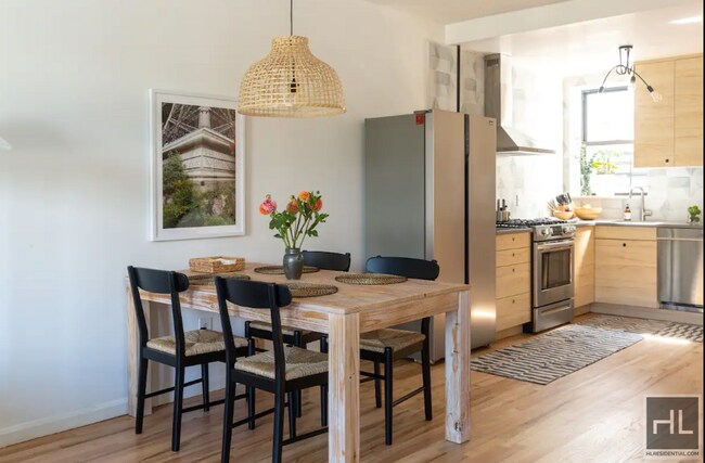 Building Photo - Short Term to Mid-Term Lease - Newly Renov...