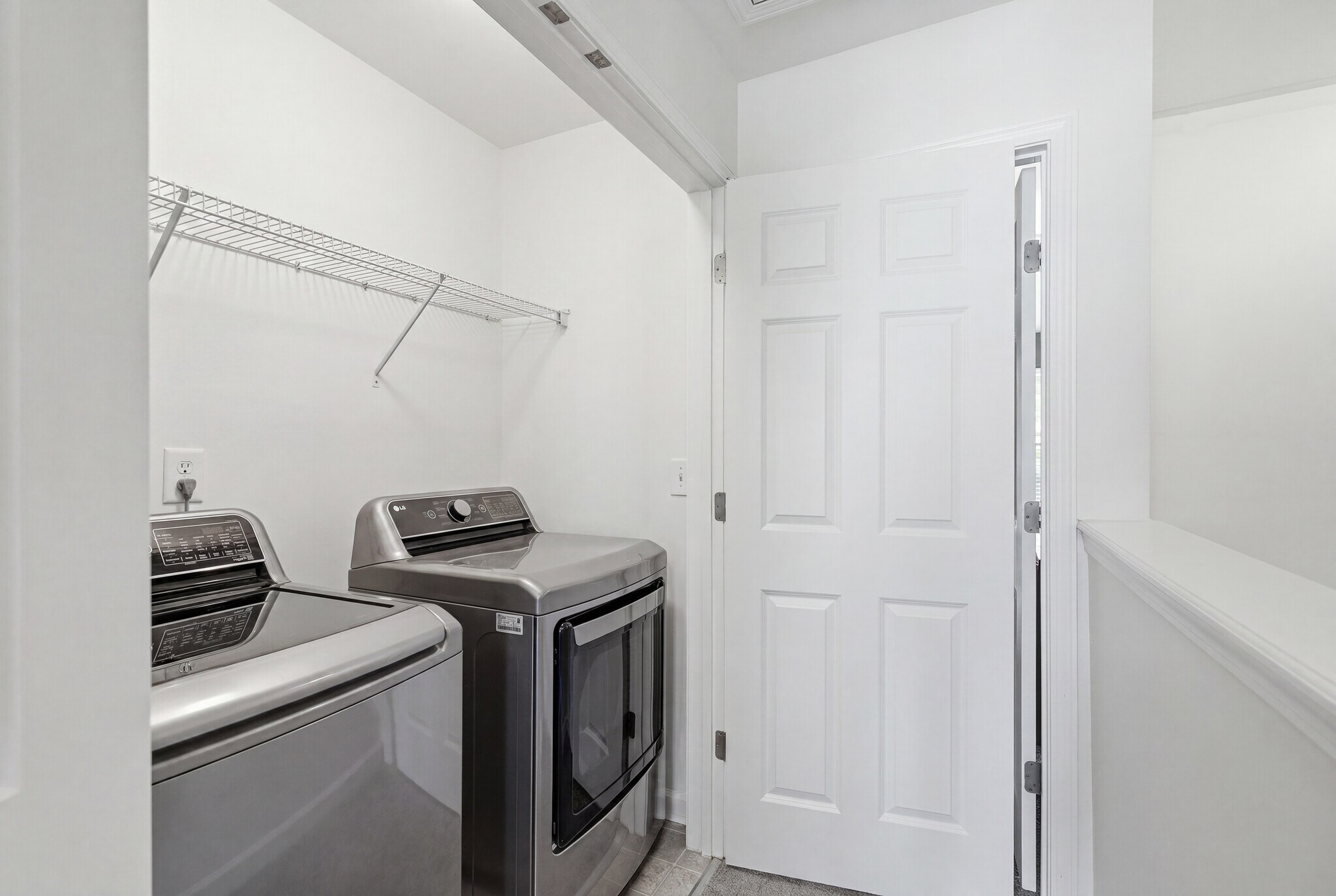 In-unit washer / dryer - 1225 Liberty Pky NW