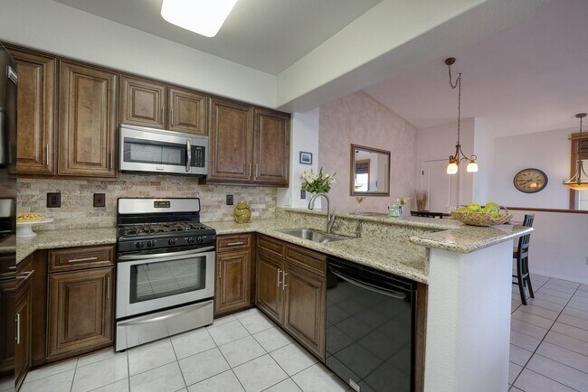 Building Photo - Entertainer's 2 Bd, 2 Bth Furnished Summerlin Condo