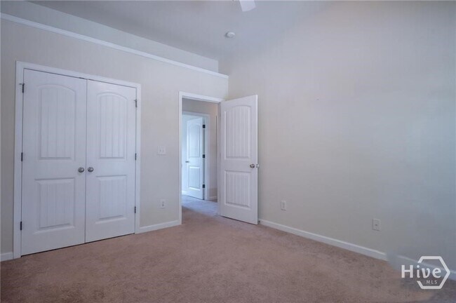 Building Photo - 304 Ridge Pointe Drive