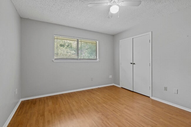 Building Photo - 740 Prairie Creek Dr