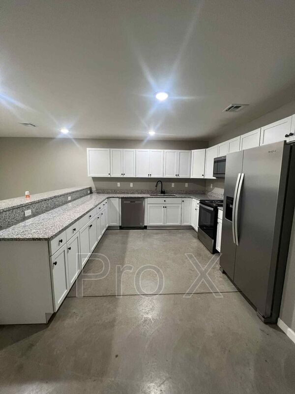 Building Photo - 206 N Wall Ave