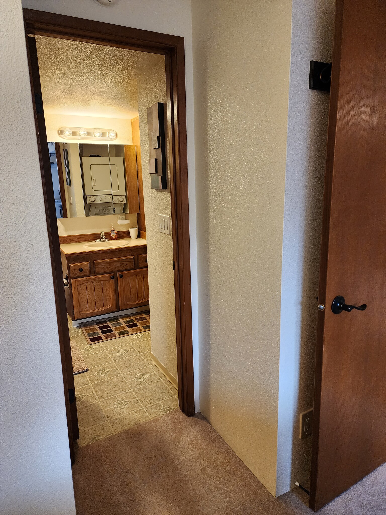 Building Photo - 9645 Independence Dr
