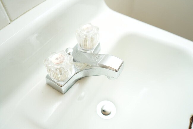 Building Photo - 109 Piedmont Ave N