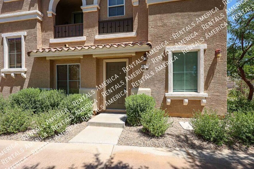Building Photo - 747 N Port Dr
