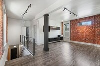 Building Photo - Fully Renovated Victorian Townhome in Curtis Park/RiNo | Walk to Dining, Parks & Downtown