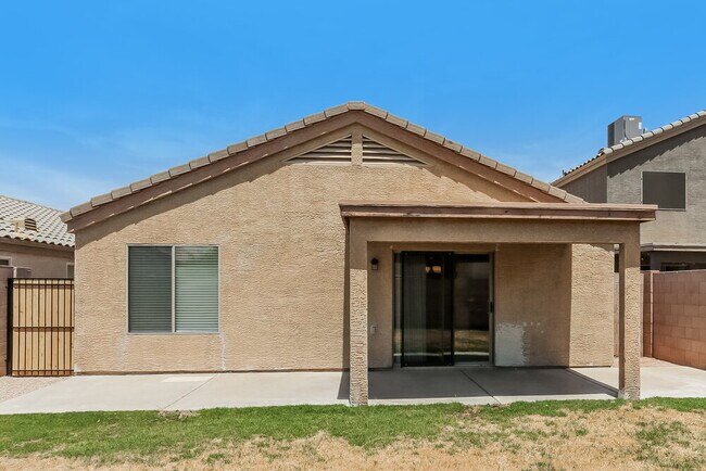 Building Photo - 10843 E Clovis Ave