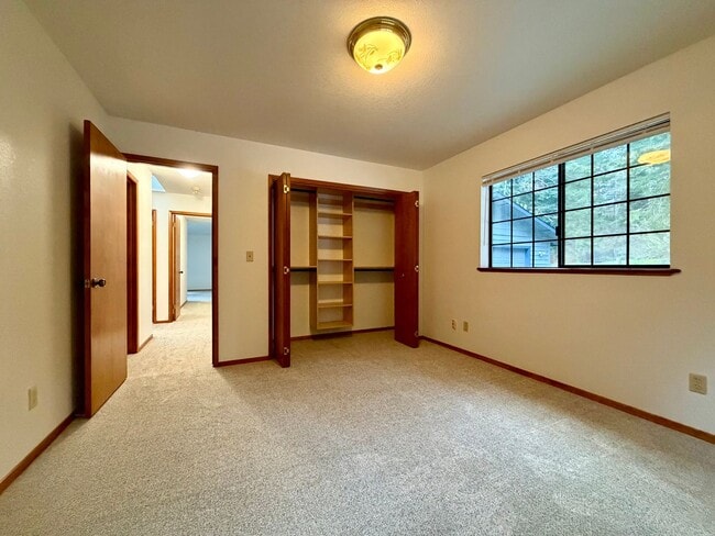 Building Photo - 4036 Campton Rd