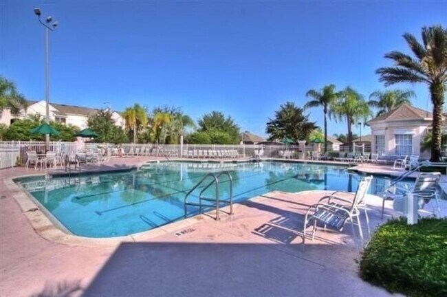 Building Photo - 8167 Fan Palm Way
