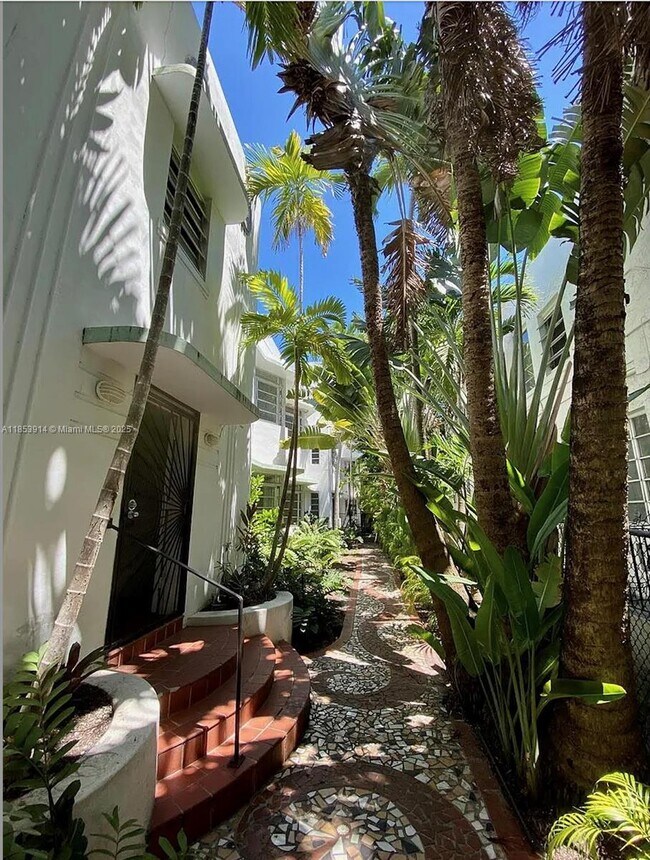 Building Photo - 1521 Meridian Ave