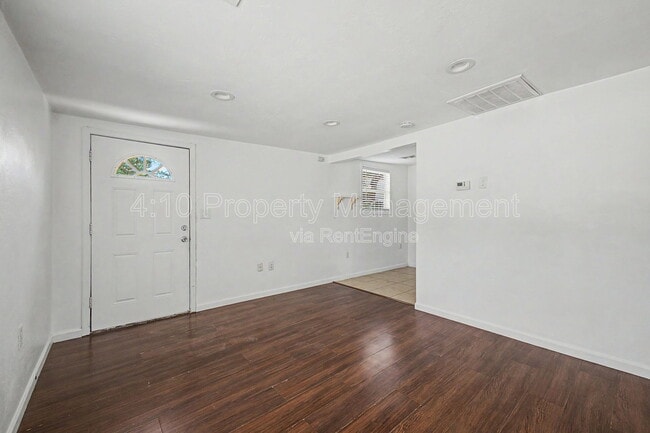 Building Photo - 1117 N 13th St