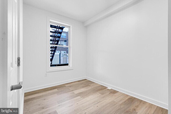 Building Photo - 1712 3rd St NW