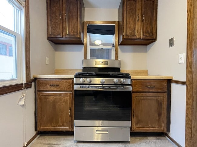 Building Photo - 4032 23rd Ave S