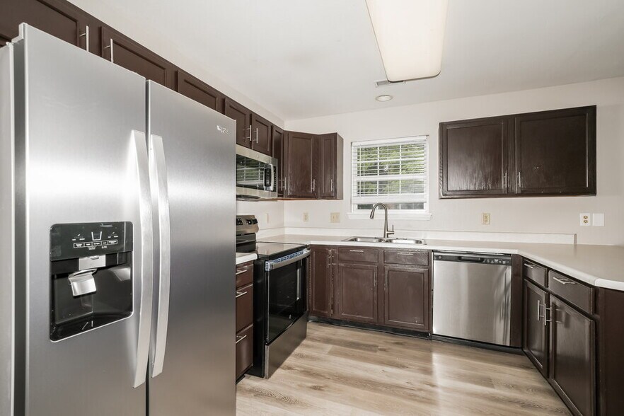 Building Photo - 18864 Prairie Crossing Dr