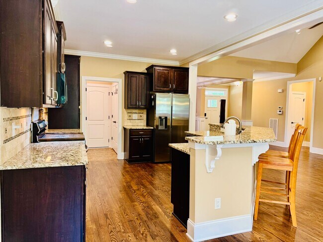 Building Photo - 3658 Pleasants Ridge Dr