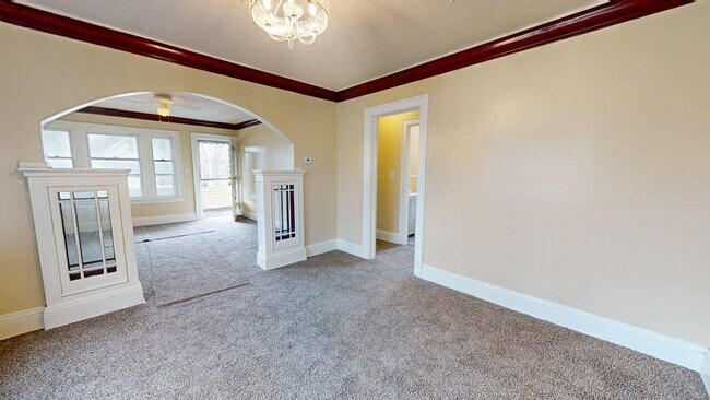 Building Photo - 3045 E 130th St