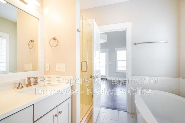 Building Photo - 906 Southside Pl