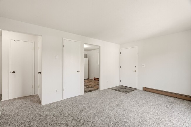 Building Photo - 13121 E Skyview Ave
