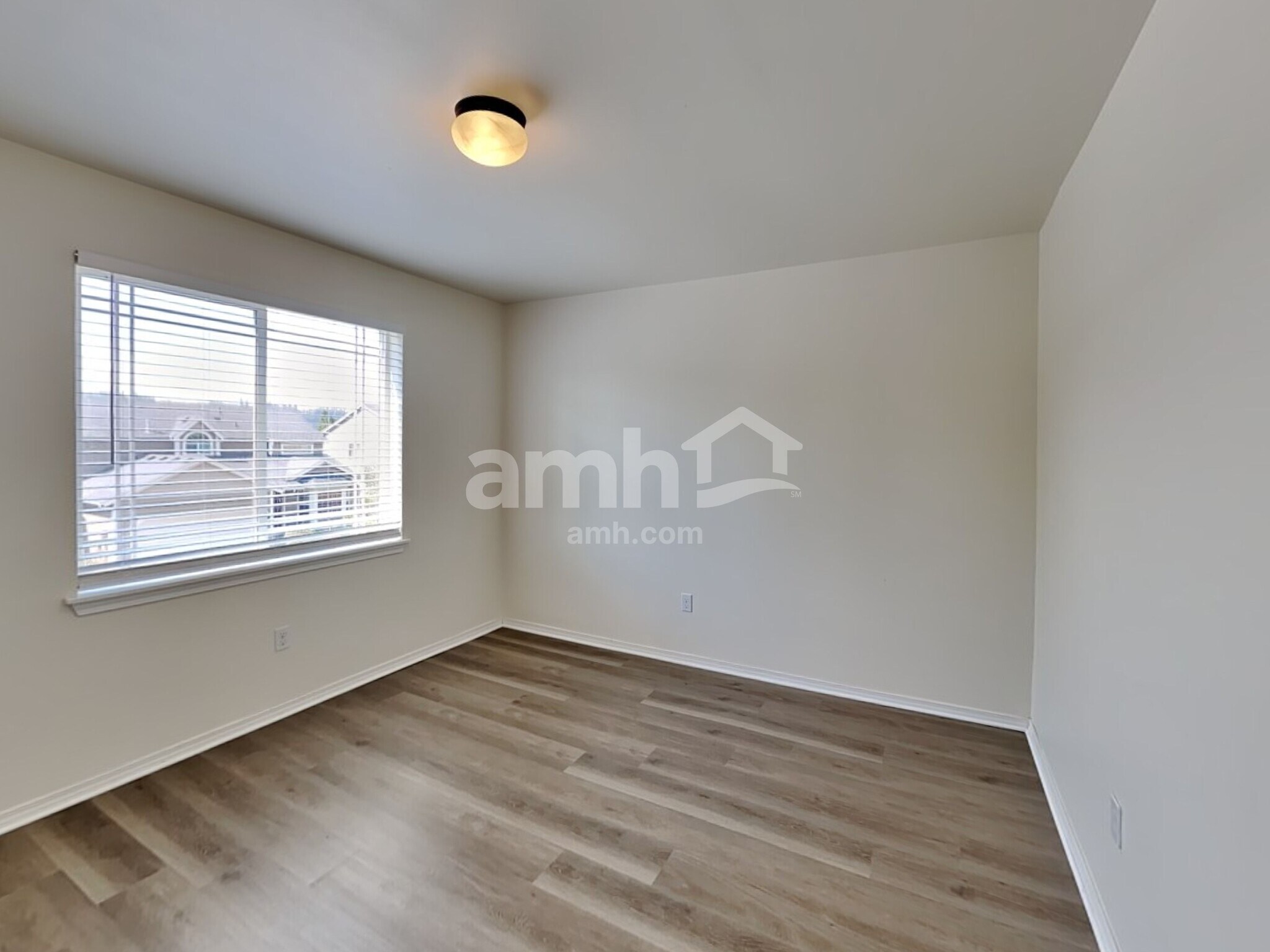 Building Photo - 1206 Blue Jay Ave SW