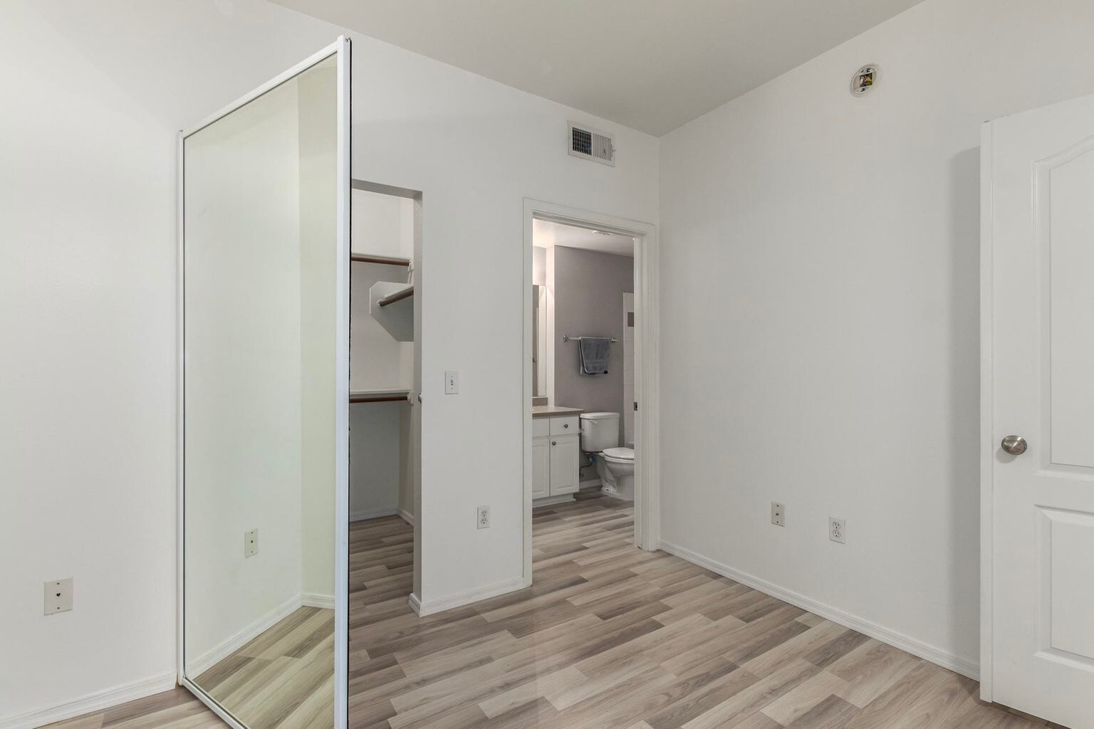 Building Photo - 1701 E Colter St