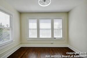 Building Photo - 423 W Woodlawn Ave