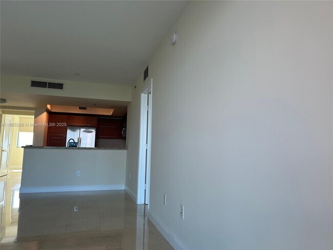 Building Photo - 2641 N Flamingo Rd