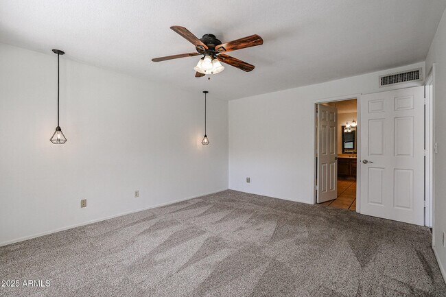 Building Photo - 7391 W Kristal Way