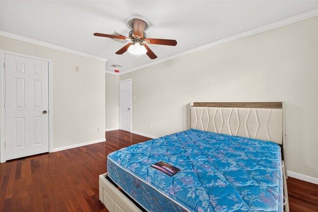 Building Photo - 20151 Pioneer Ridge Dr