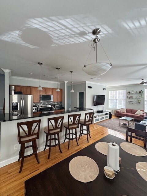 kitchen bar area - 9503 Westchire Ct