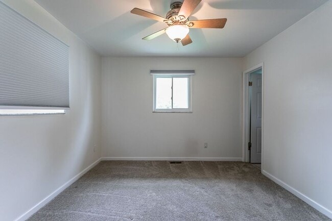 Building Photo - 4759 Arnold Ave