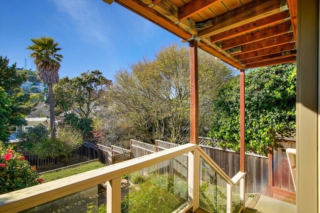 Building Photo - Fantastic, updated Noe Valley single famil...