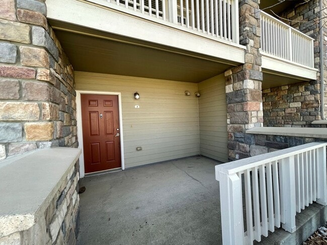 Building Photo - Quiet, Open and Private, Surounded by Nature! Attached 2 CAR Garage!