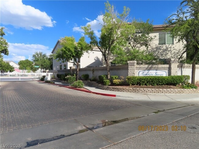 Building Photo - 1561 Tillman Falls Ave