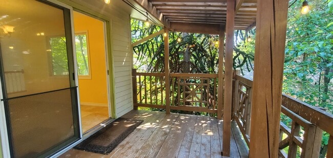 Building Photo - Large Secluded Lot, Kirkland