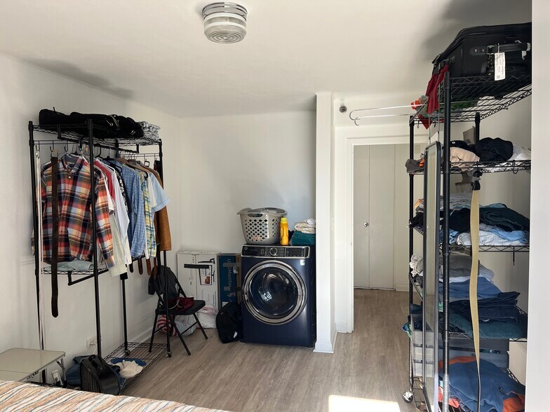 Building Photo - 620 Peachtree St NE