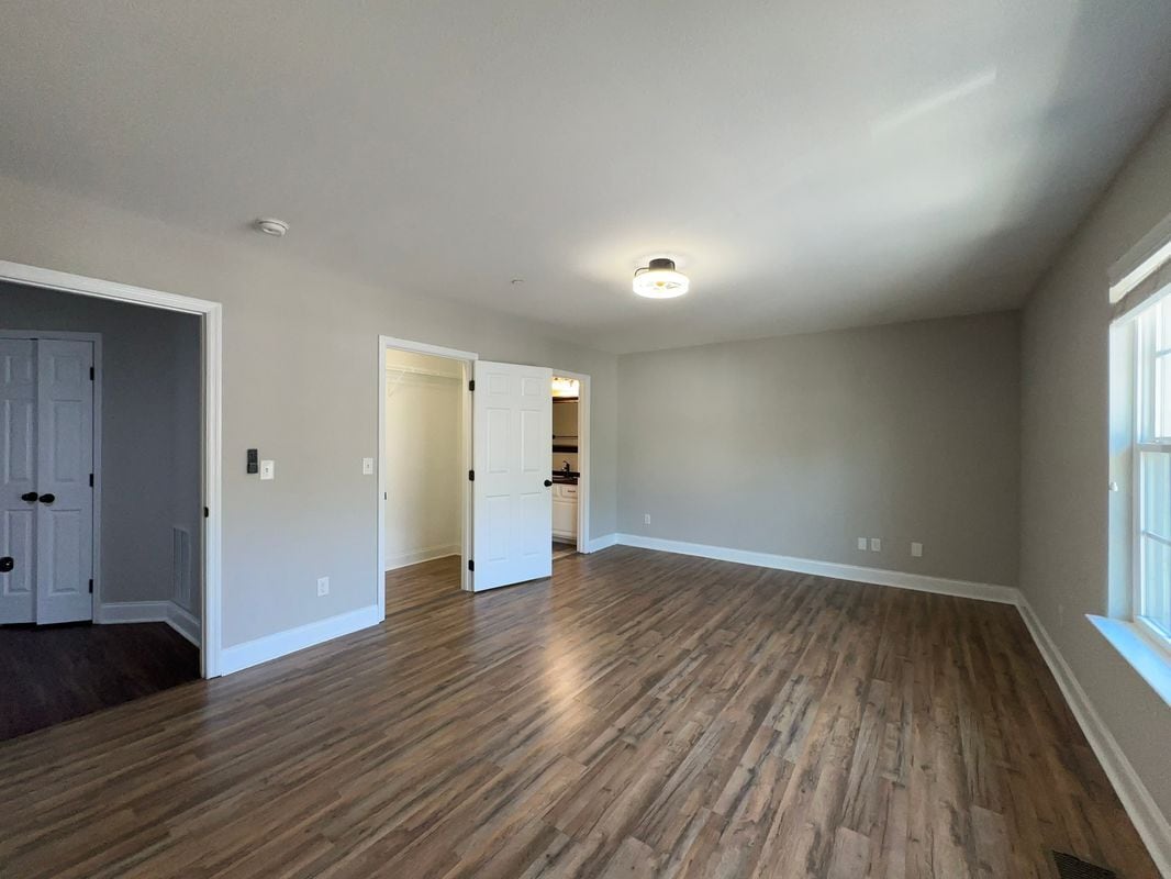 Building Photo - 1126 Maple Tree Ln