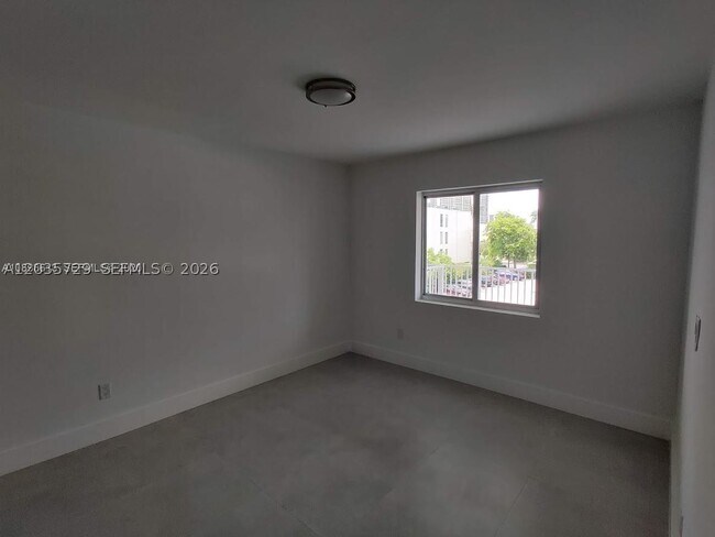 Building Photo - 3755 NE 167th St
