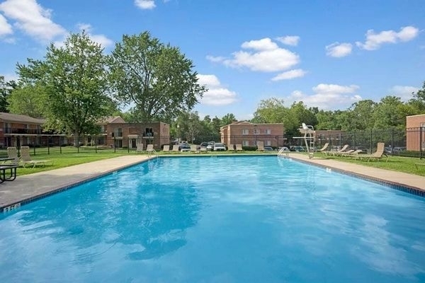 Pool - New Orleans Park Apartments