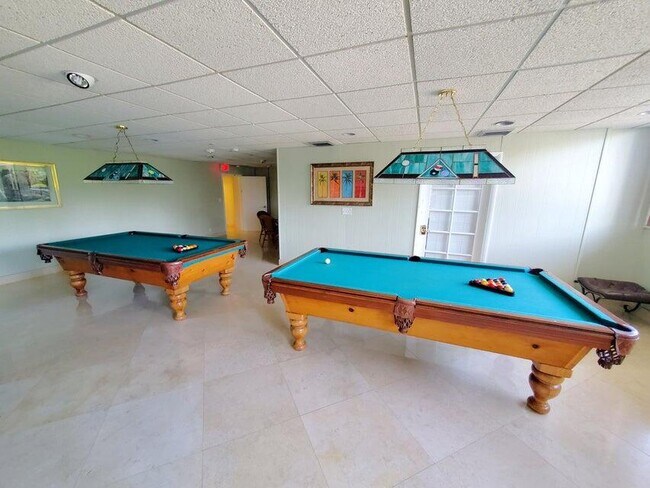 Building Photo - 5600 N Flagler Dr