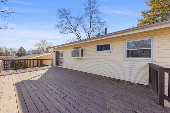 Building Photo - 1614 Lucylle Ave