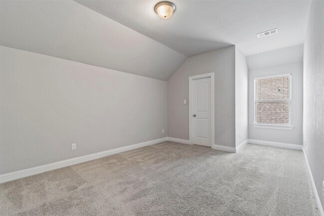 Building Photo - 138 Spanish Bluebell Dr
