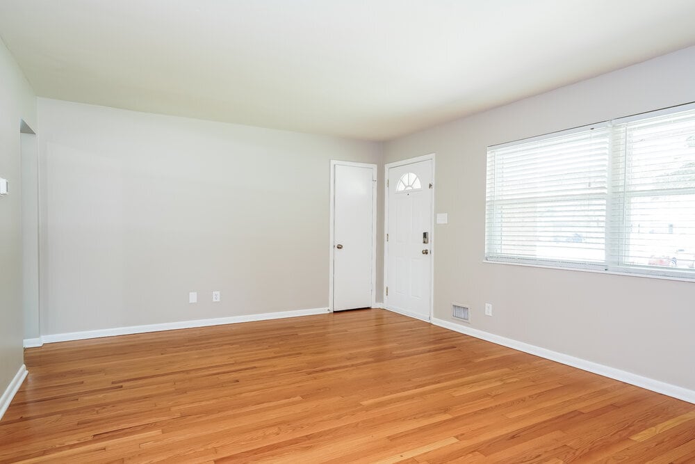 Building Photo - 507 Green Valley Dr