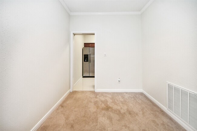 Building Photo - 2400 N Braeswood Blvd