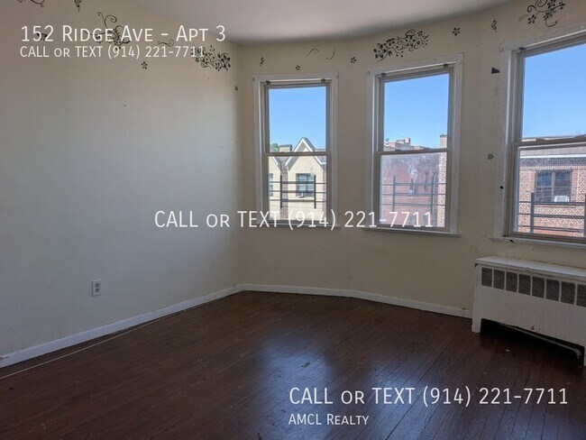 Building Photo - 152 Ridge Ave